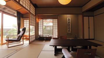 Suite, Non Smoking, Garden View (Yusen) | 1 bedroom, minibar, in-room safe, individually decorated