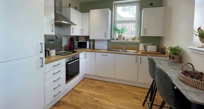 Stunning 2BR Apartment in Town Centre Location | Pass The Keys