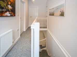 Interior - 2 bedroom home within walking distance of the town - Pass the Keys (Shrewsbury)