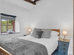 2 bedrooms, iron/ironing board, free WiFi, bed sheets - Newly Renovated Lakeland Cottage - Pass the Keys (Blawith)