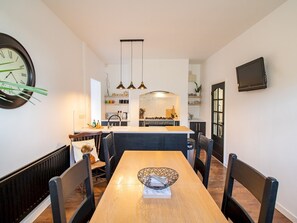 Dining - City Convenience - Pass the Keys (Stanley)