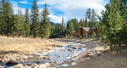 Delightful 3-bedroom townhome on Fall River