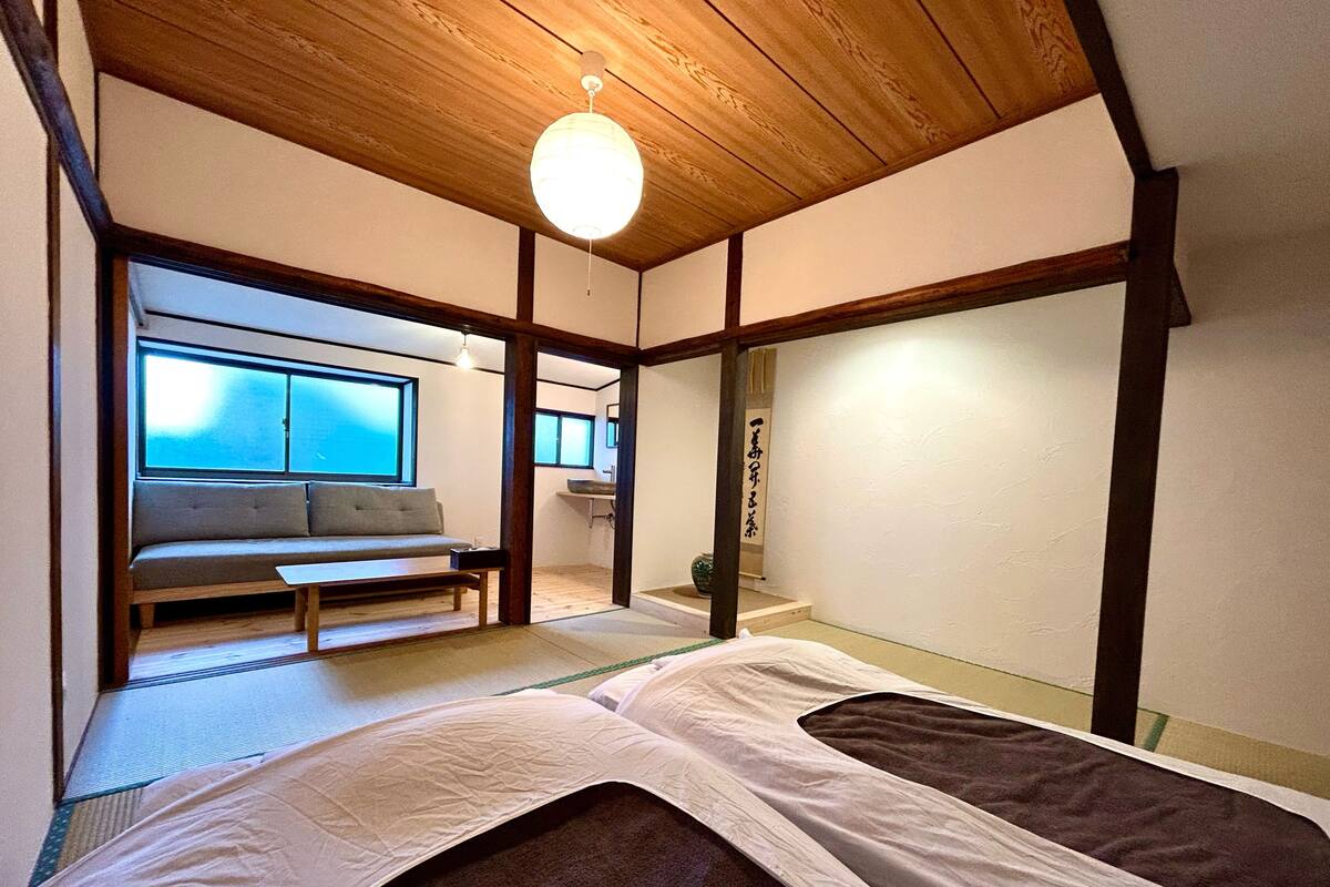 Free WiFi, bed sheets