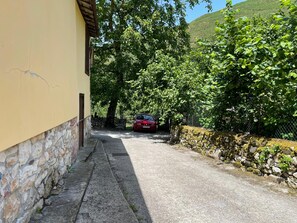 Property grounds - El Pedrosu (Infiesto)