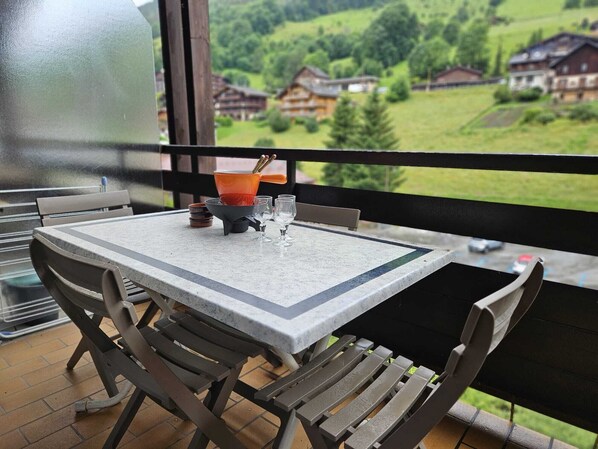 Outdoor dining - Appartement Centre Village (Le Grand-Bornand)