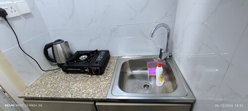 Chic 1-bedroom apartment in cool Manama with WiFi, AC