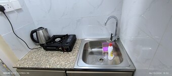 Chic 1-bedroom apartment in cool Manama with WiFi, AC