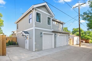 Exterior - Walkability 10/10, less than 5 miles to downtown and I-70 (Denver)