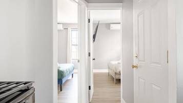 1 bedroom, desk, iron/ironing board, WiFi