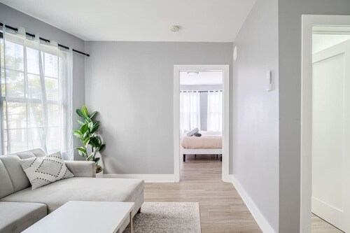 3 Bedrm Apt at Black Rock Suites