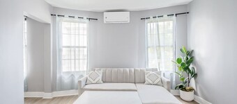 3 Bedrm Apt at Black Rock Suites