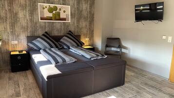 1 Schlafzimmer, Reisekinderbett, kostenloses WLAN, Bettwäsche