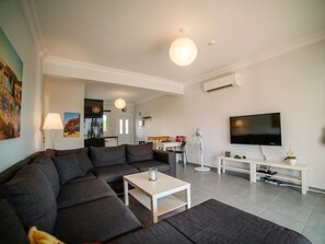Apart Daire, 2 Yatak Odası, Veranda, Bahçe Manzaralı | Oturma alanı