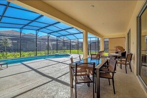 Dining - Summer Special! Near Disney. Sleeps 18. Book Now! (Davenport)