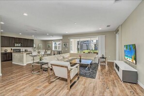 Interior - Summer Special! Near Disney. Sleeps 18. Book Now! (Davenport)