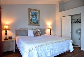 2 bedrooms, iron/ironing board, free WiFi