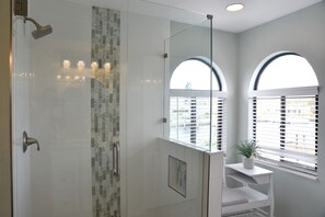 Hair dryer, towels - SF Hudson oh beautiful Hudson (Hudson)