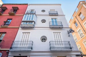 Front of property - Solaga - Merced Suites (Málaga)