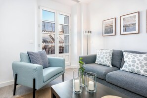 Exclusive Apartment, 3 Bedrooms | Living area