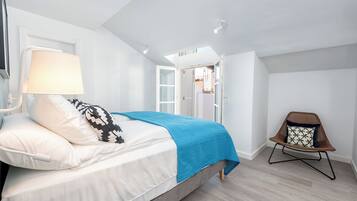 Classic Apartment | 3 bedrooms, down duvets, individually decorated, individually furnished