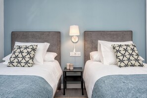 Exclusive Apartment, 3 Bedrooms | Down duvets, individually decorated, individually furnished - Solaga - Merced Suites (Málaga)