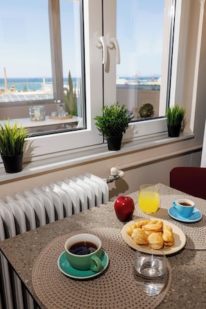 Studio with Terrace(roof garden) | Ropa de cama hipoalergénica y sistema de insonorización