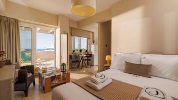 2 bedrooms, hypo-allergenic bedding, soundproofing, iron/ironing board