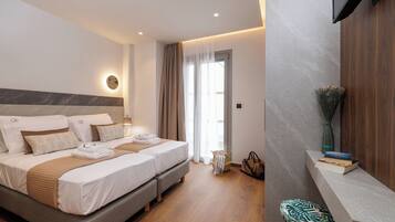 Deluxe Apartment (1st & 2nd floor) | Front of property