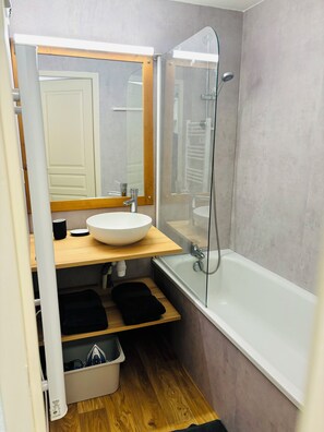Haartrockner, Toilettenpapier