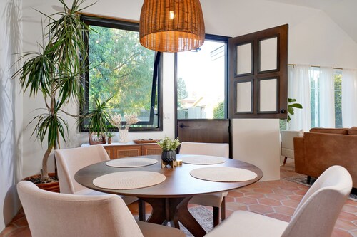 Charming cottage with WiFi and AC in tranquil San Juan Capistrano