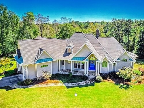 Charming equestrian apartment 15 minutes to lovely Aiken.
The Gray Mare Landing