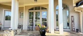 Charming equestrian apartment 15 minutes to lovely Aiken.
The Gray Mare Landing