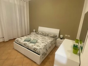 2 bedrooms, WiFi, bed sheets