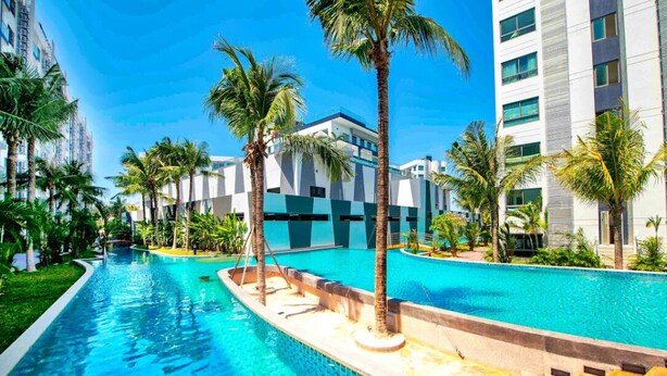 Pool - 2-bedroom condo in delightful Muang Pattaya with AC, WiFi, fitness room (Muang Pattaya)
