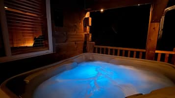 Bain à remous extérieur