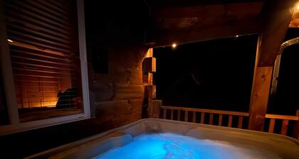 Dwelling Place - Selah Cabin with private hot tub, Selah Cabin