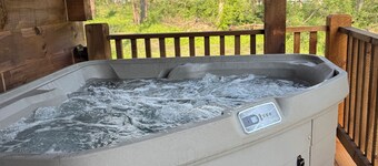 Selah cabin with private hot tub, Selah Cabin