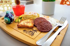 Desayuno continental incluido todos los días