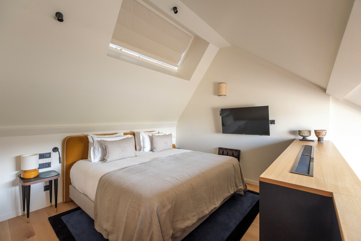 Résidence Grand Duplex | Minibar, in-room safe, desk, laptop workspace