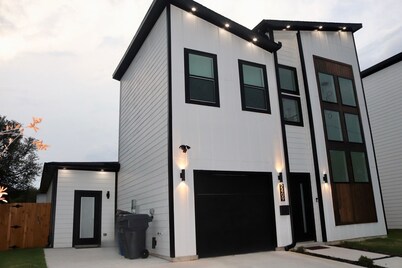 Newly Built 1BD 1BA Unit near downtown
