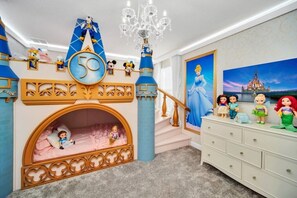 9 habitaciones, tabla de planchar con plancha, wifi y ropa de cama 