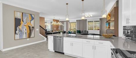 Refrigerador, microondas, horno, lavavajillas