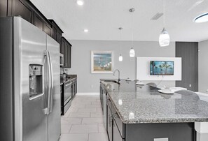 Køleskab, mikrobølgeovn, ovn, opvaskemaskine