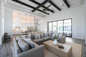 Älytelevisio, videopelejä, kirjoja