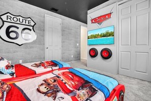 9 bedrooms, iron/ironing board, WiFi, bed sheets