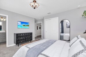 8 habitaciones, tabla de planchar con plancha, wifi y ropa de cama 
