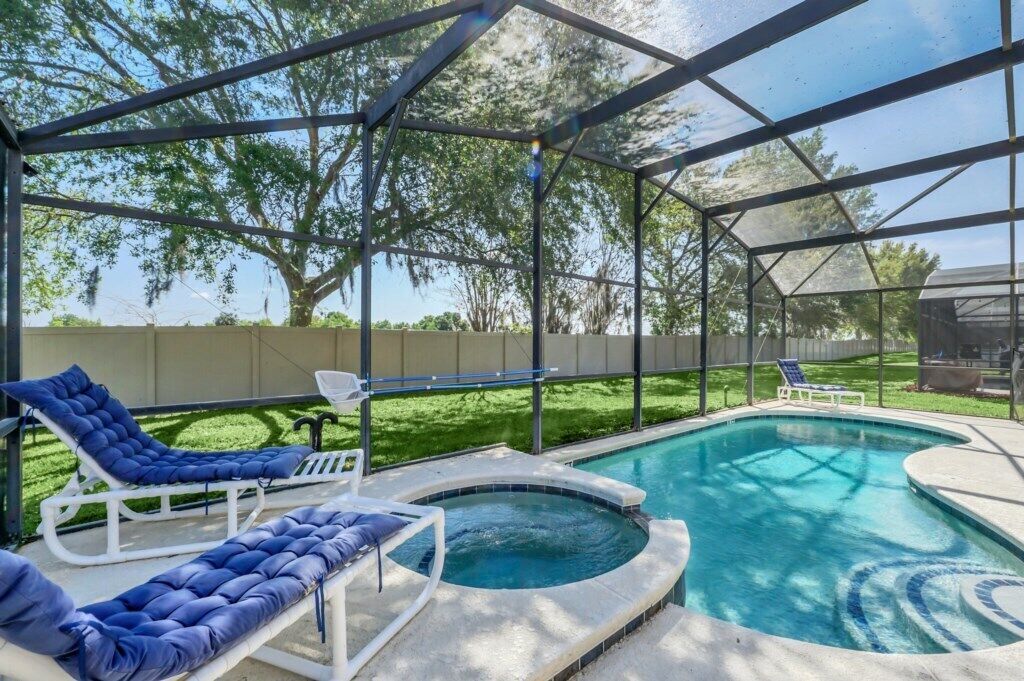 Blue Spa Private Pool Home!
