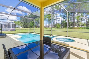 A heated pool - 6 Bed Pool/Spa Game Room In Golf Resort! (Davenport)