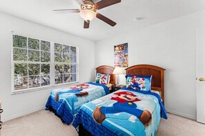 4 bedrooms, iron/ironing board, WiFi, bed sheets