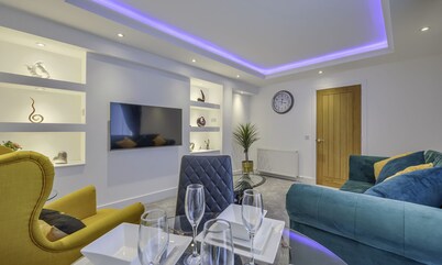 Stylish and luxurious 3 bedroom house.